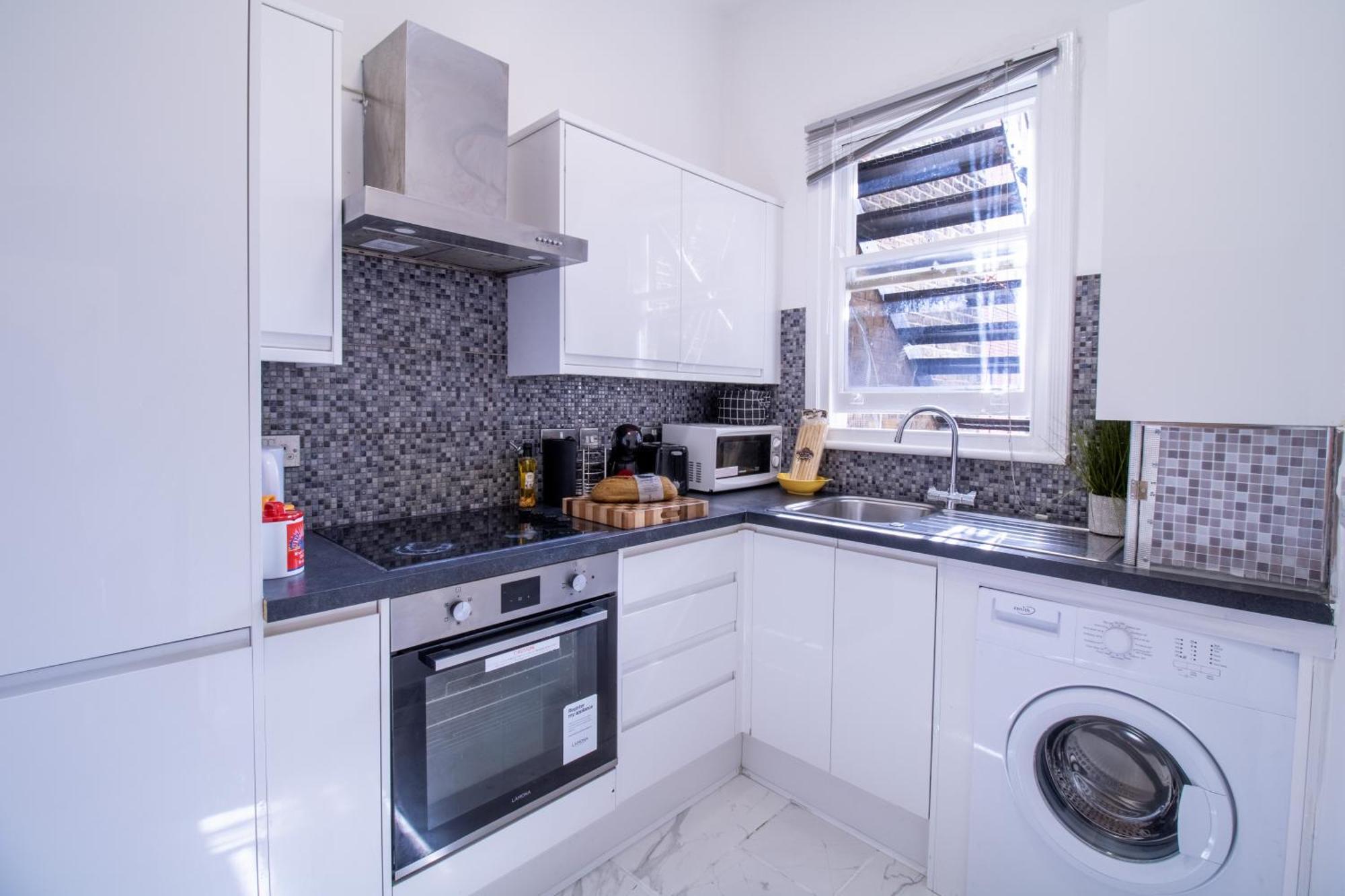Spacious Studio Apartment On Oxford Street 9Gc Londen Buitenkant foto
