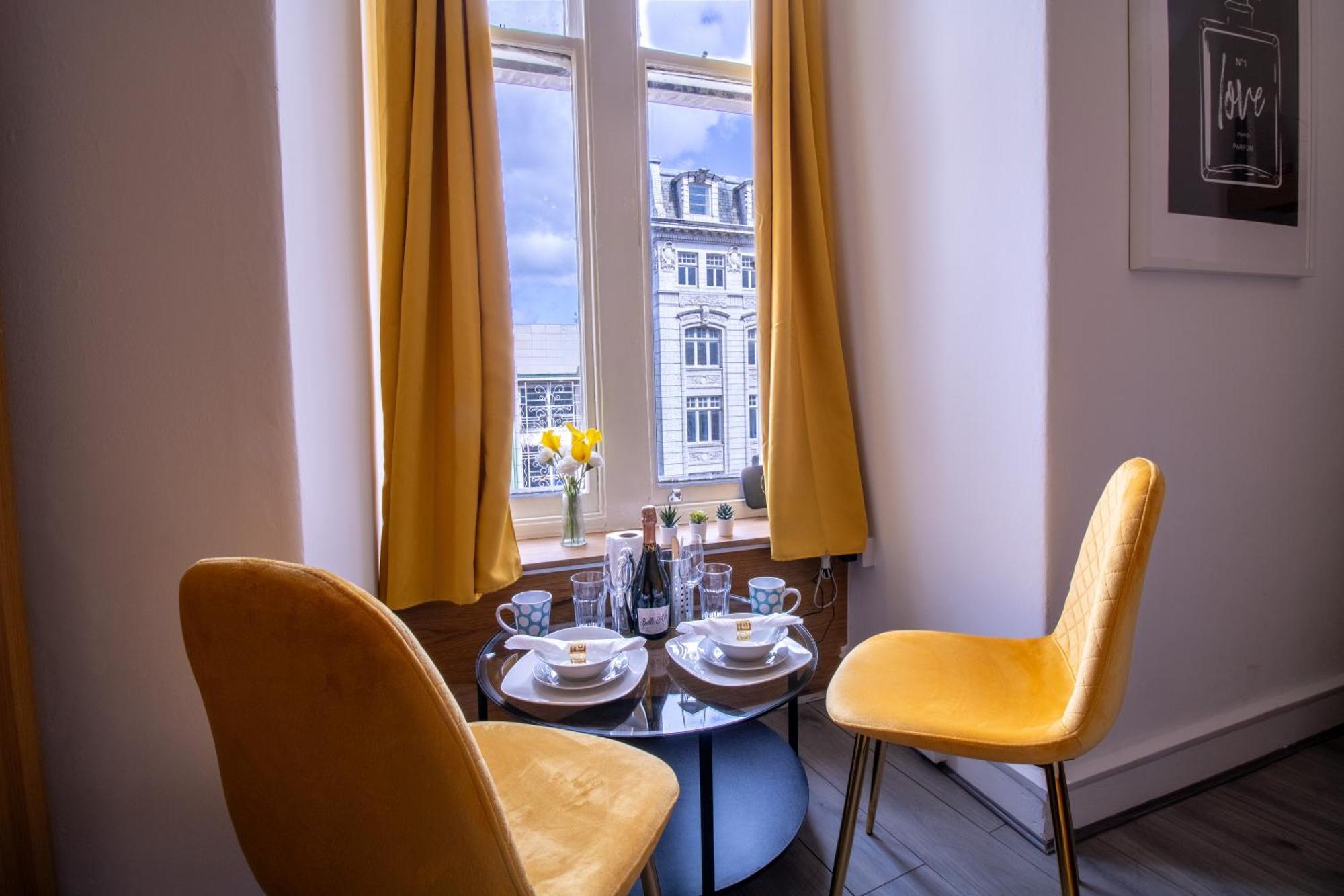 Spacious Studio Apartment On Oxford Street 9Gc Londen Buitenkant foto