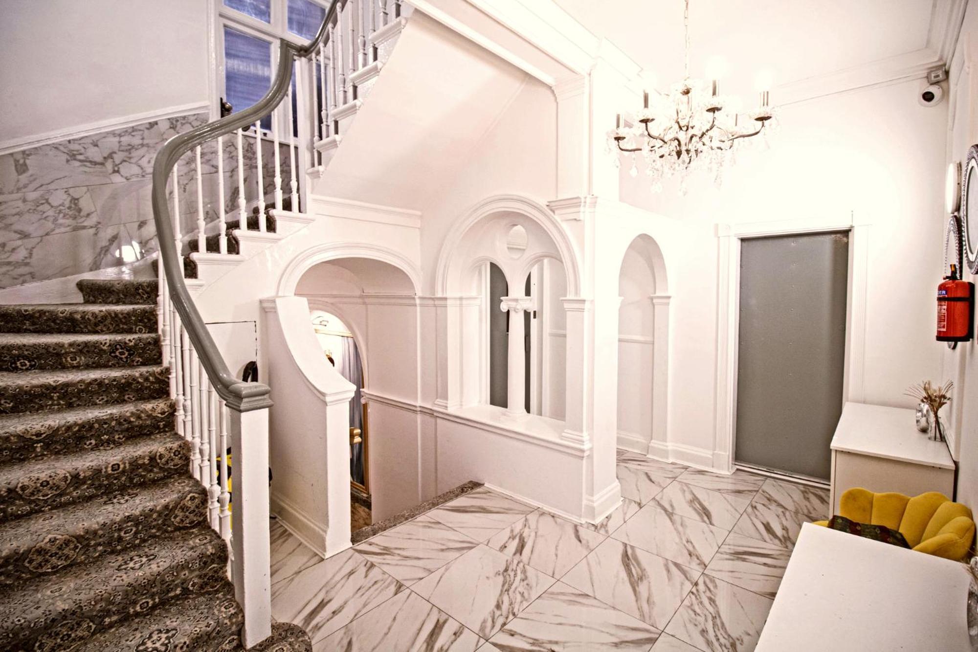 Spacious Studio Apartment On Oxford Street 9Gc Londen Buitenkant foto