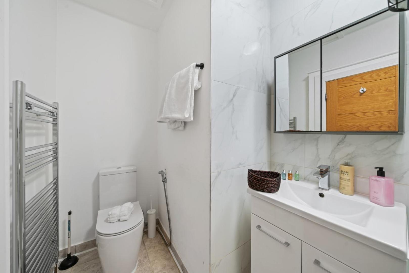 Spacious Studio Apartment On Oxford Street 9Gc Londen Buitenkant foto