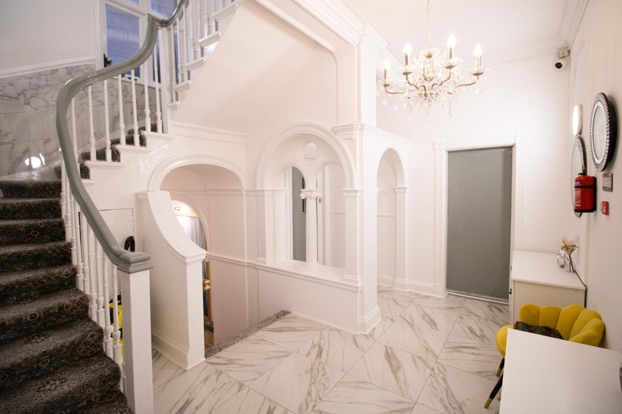 Spacious Studio Apartment On Oxford Street 9Gc Londen Buitenkant foto