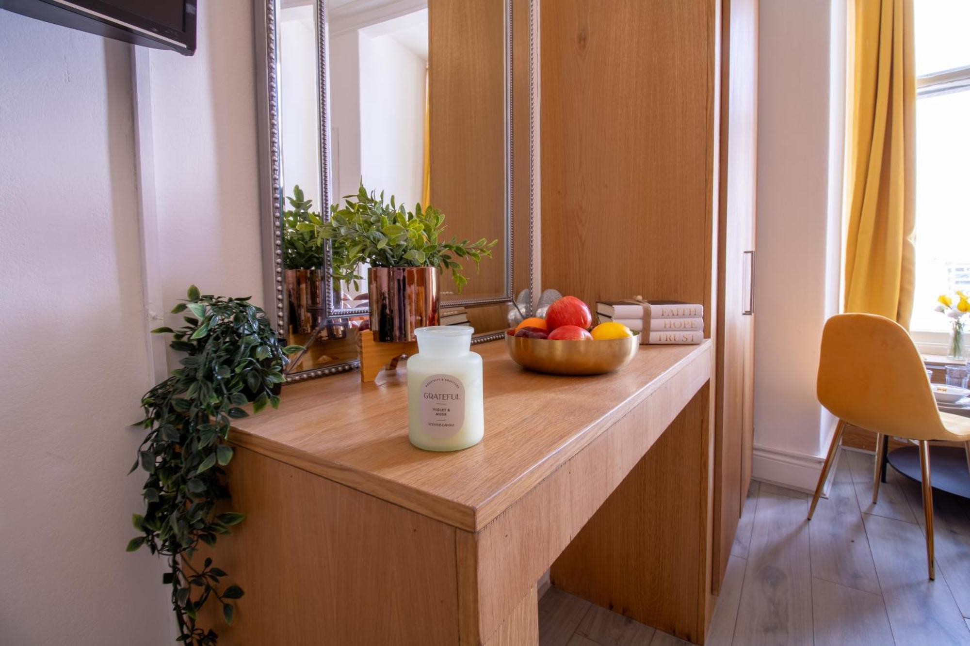 Spacious Studio Apartment On Oxford Street 9Gc Londen Buitenkant foto