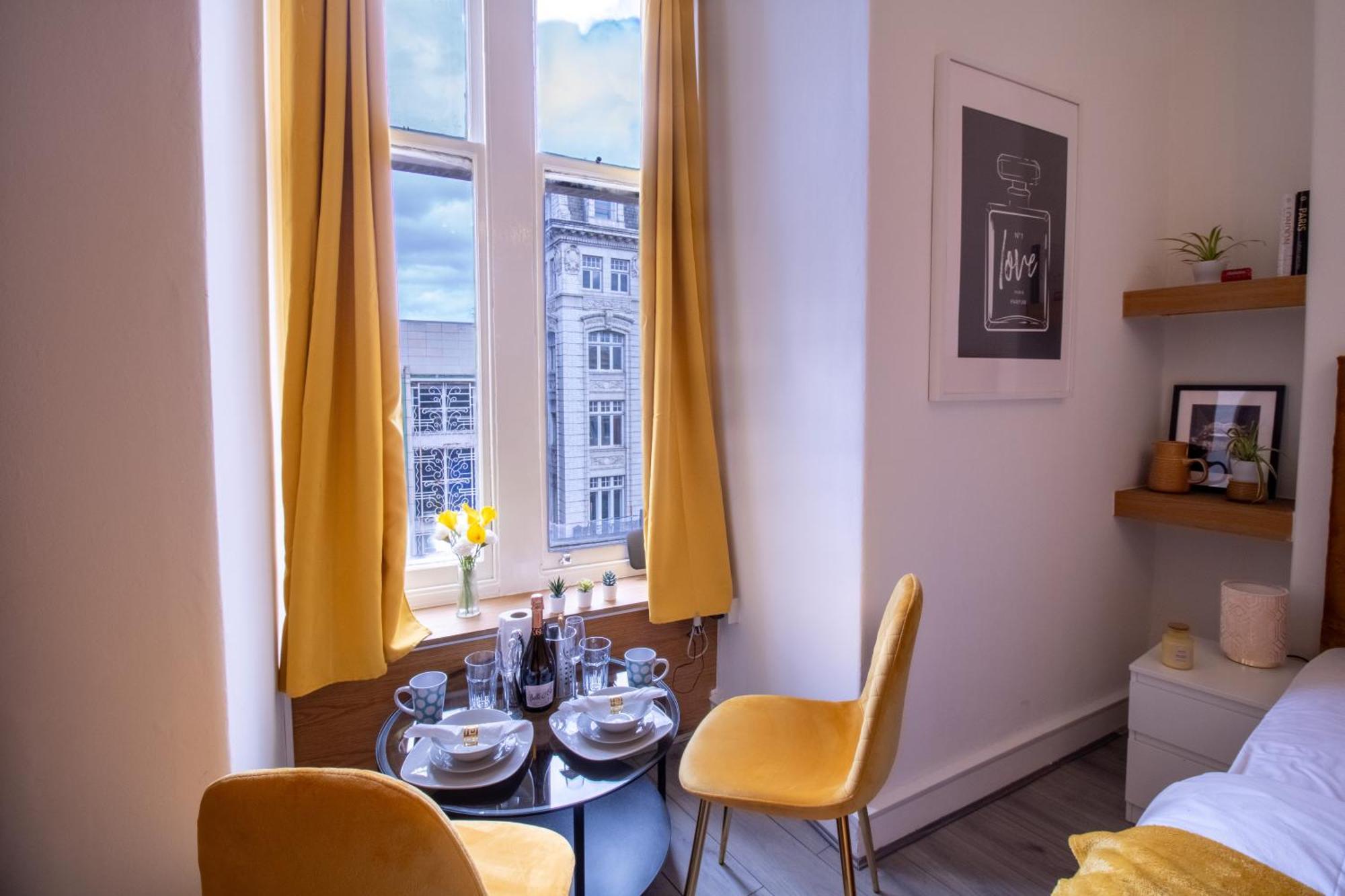 Spacious Studio Apartment On Oxford Street 9Gc Londen Buitenkant foto